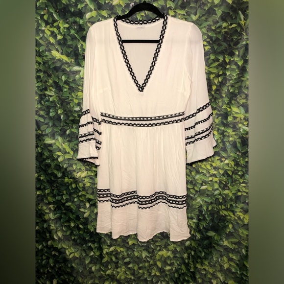 White Dress with Black Trim - Picture 2 of 16